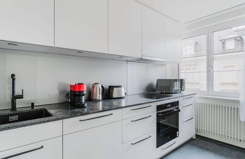 Meilen District Apartamento | Blueground | Küsnacht, w/d, furniture & decor
