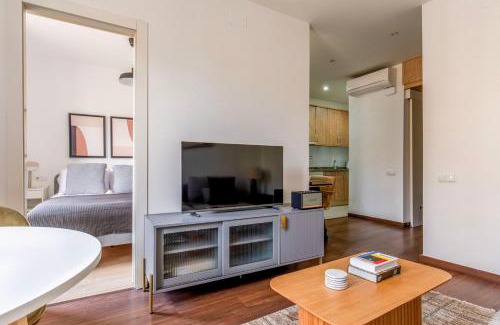 el Fort Pienc Apartamento | Blueground La Dreta de lEixample balcony BCN-130