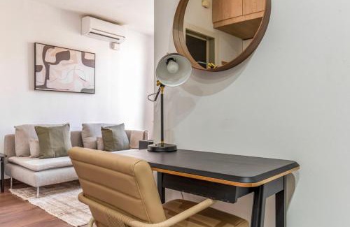el Fort Pienc Apartamento | Blueground La Dreta de lEixample balcony BCN-130