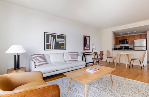 Hunters Point Apartamento | Blueground | LIC, pool & gym, nr parks