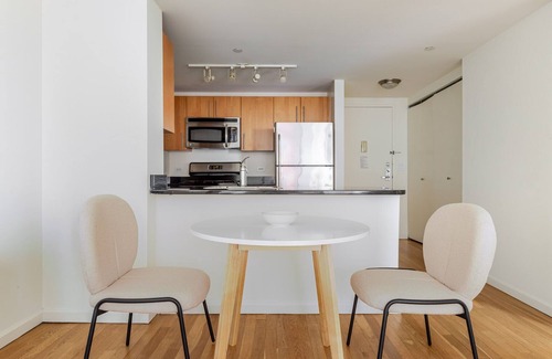 Hunters Point Apartamento | Blueground | LIC, pool & gym, nr parks