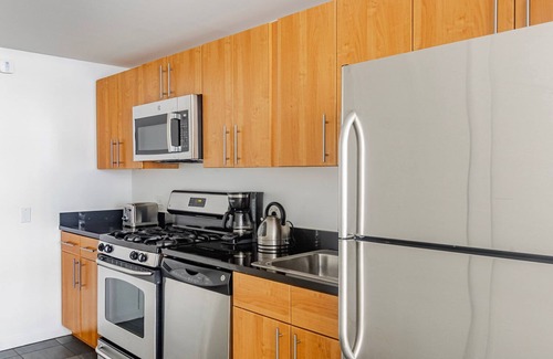 Hunters Point Apartamento | Blueground | Long Island City, pool, nr Gantry Plaza