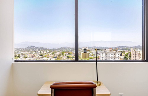 Westlake Apartamento | Blueground | MacArthur Park, pool, nr Wilshire Blvd