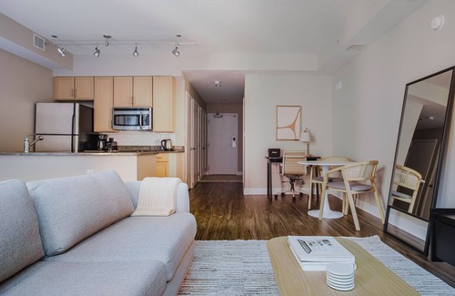 Mount Vernon Square Apartamento | Blueground | Mt Vernon, pool & w/d, nr Chinatown