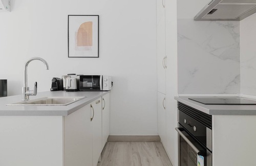 Pacifico Apartamento | Blueground | Pacífico, elevator & w/d, nr Retiro
