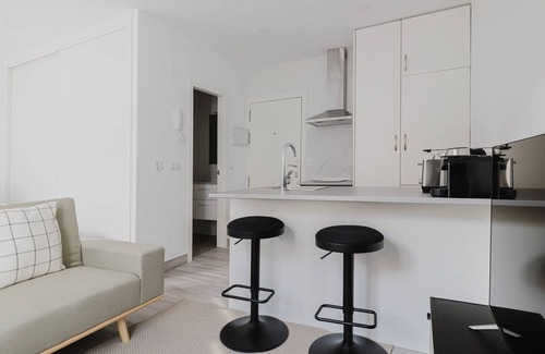 Adelfas Apartamento | Blueground | Pacífico, elevator & w/d, nr Retiro