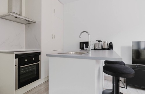 Adelfas Apartamento | Blueground | Pacífico, elevator & w/d, nr Retiro