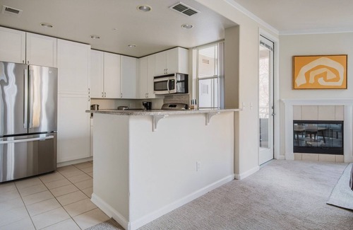 North Central Apartamento | Blueground | San Mateo, pool & w/d, nr park