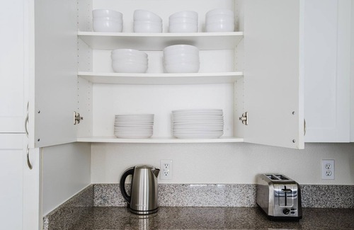 North Central Apartamento | Blueground | San Mateo, pool & w/d, nr park