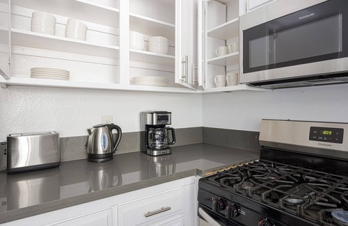 Sherman Oaks Apartamento | Blueground | Sherman Oaks, view, nr Lake Balboa
