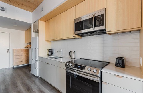 East Somerville Apartamento | Blueground | Somerville, gym & w/d, nr Row
