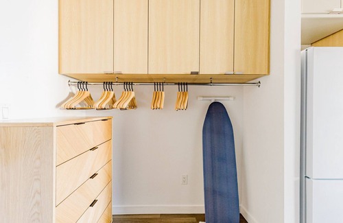 East Somerville Apartamento | Blueground | Somerville, gym & w/d, nr Row