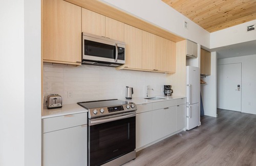 East Somerville Apartamento | Blueground | Somerville, gym & AC, nr Assembly