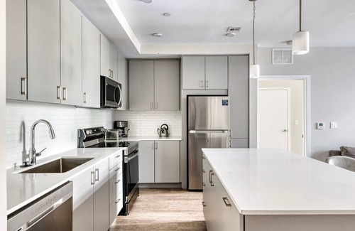 St. Elizabeth's Apartamento | Blueground | St. Elizabeth's, balcony, nr park