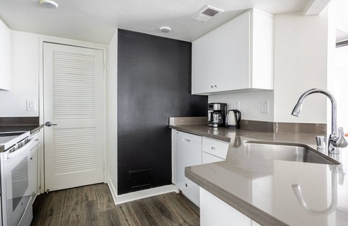 Studio City Apartamento | Blueground | Studio City, pool & w/d, nr Universal