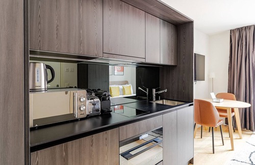 Sihlfeld Apartamento | Blueground | Wiedikon, elevator, nr museums & mall
