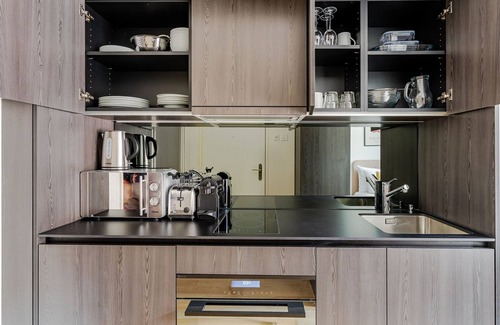 Sihlfeld Apartamento | Blueground | Wiedikon, elevator, nr museums & mall