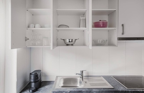 Sihlfeld Apartamento | Blueground | Wiedikon, w/d, furnished & ready