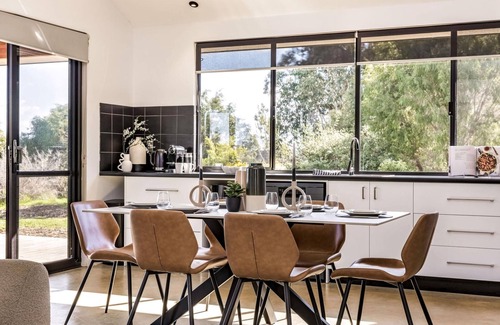 Yallingup Casa | Bluegum Hideaway - luxury accom, aircon throughout, 2 kitchen/living
