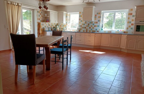 Lauzun Casa | Bluemoon Superb country gîte with swimming pool, Périgord, south Dordogne,