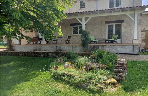 Lauzun Casa | Bluemoon Superb country gîte with swimming pool, Périgord, south Dordogne,
