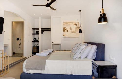 Syros Casa | Blueros - Black Stone Suite