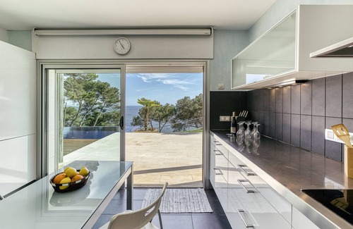 Llafranc Villa | Blueview's in summer: pool, beach (200m) and big terrace with seaview.