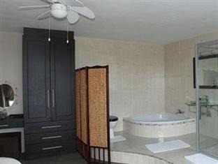 Bluewater Bay Casa | Bluewater Beachfront Guest House