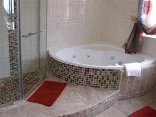 Bluewater Bay Casa | Bluewater Beachfront Guest House