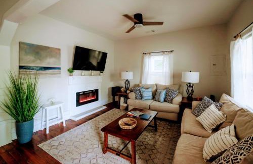 Wilmington Casa | Bluewater Downtown Cottage