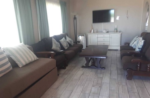 Bluewater Bay Cama Y Desayuno | Bluewater Beachfront Guesthouse