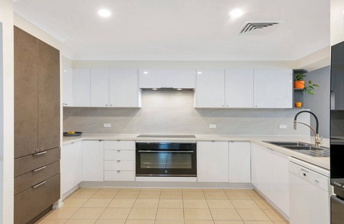 Forresters Beach Casa | Bluewave at Forresters| near beach, wifi | Accom Holidays