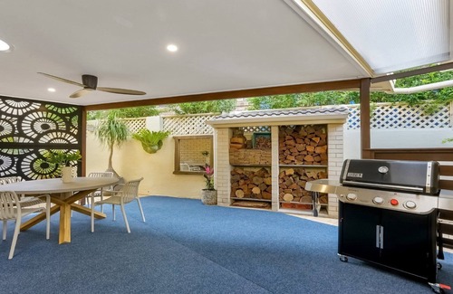 Forresters Beach Casa | Bluewave at Forresters| near beach, wifi | Accom Holidays