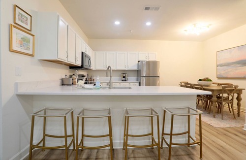 Oxford Condominio | "Bluff Bliss" 1 mi Scenic Walk to OM! Renovated!