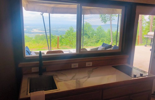 Morrison Alquiler De RV | Luxury Glamping Tent w/ Stunning Views & Hot Tub