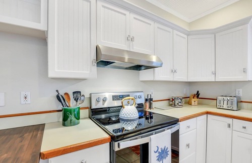 Olde Town Casa | Bluffton Breeze-3BR Heart of Old Town Village Home