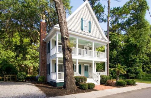 Olde Town Casa | Bluffton Breeze-3BR Heart of Old Town Village Home