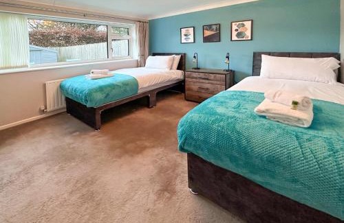 Blunsdon Apartamento | BLUNSDON LODGE - Spacious Bungalow, High Speed Wi-Fi, Free Private Parking, Garden