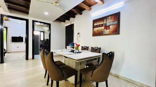 Green Park Apartamento | BluO 3BHK Green Park, Private Garden Lift - Balcony