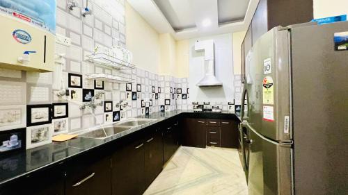 New Delhi Apartamento | BluO Modern 3BHK Rohini -Balcony, Lift , Parking