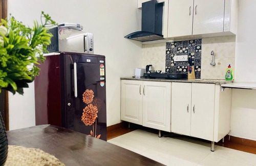 South Extension Apartamento | BluO Modern Studio - Defence Colony Market