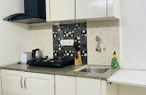 South Extension Apartamento | BluO Modern Studio - Defence Colony Market