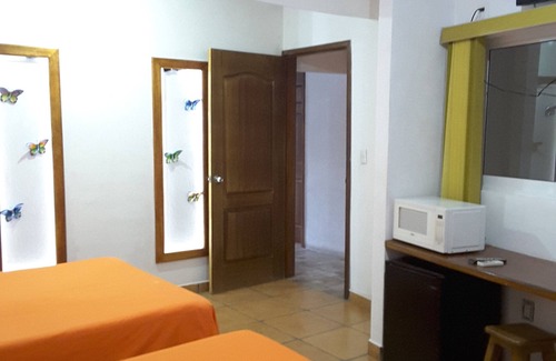 Coacoyul Casa | BM Zihua Casa de Huéspedes