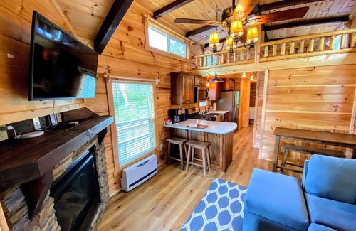 Twin Mountain Cabina | BMV2 Awesome "Tiny Home" A/C, Mountain Views, Minutes to Skiing, Hiking, Attractions, Dog Friendly!