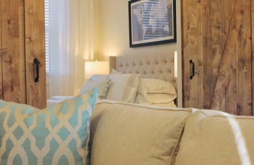 Green Hills Apartamento | BNA BTL - Sleeps 4 - Free Parking