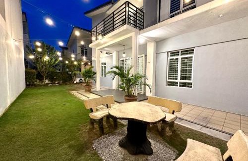 Rawang Casa | BNB Casa Grande at Rawang - spacious, 15 pax and WiFi