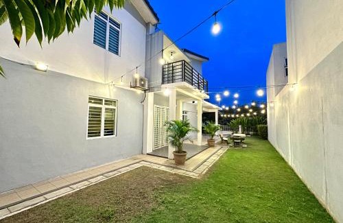 Rawang Casa | BNB Casa Grande at Rawang - spacious, 15 pax and WiFi