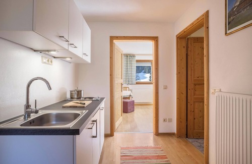 Monguelfo Apartamento | BnB Lettnerhof: - Apartments in the middle of the green, balcony, mountain view, free wi-fi