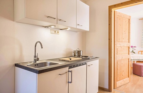 Monguelfo Apartamento | BnB Lettnerhof: - Apartments in the middle of the green, balcony, mountain view, free wi-fi