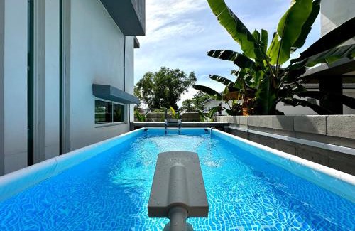 Bandar Country Homes Casa | BNB Luxe Homestay, Rawang - pool, 18 pax